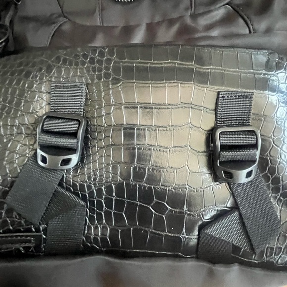 NWOT Backpack with USB mobile charger port 🆕 - Picture 4 of 15